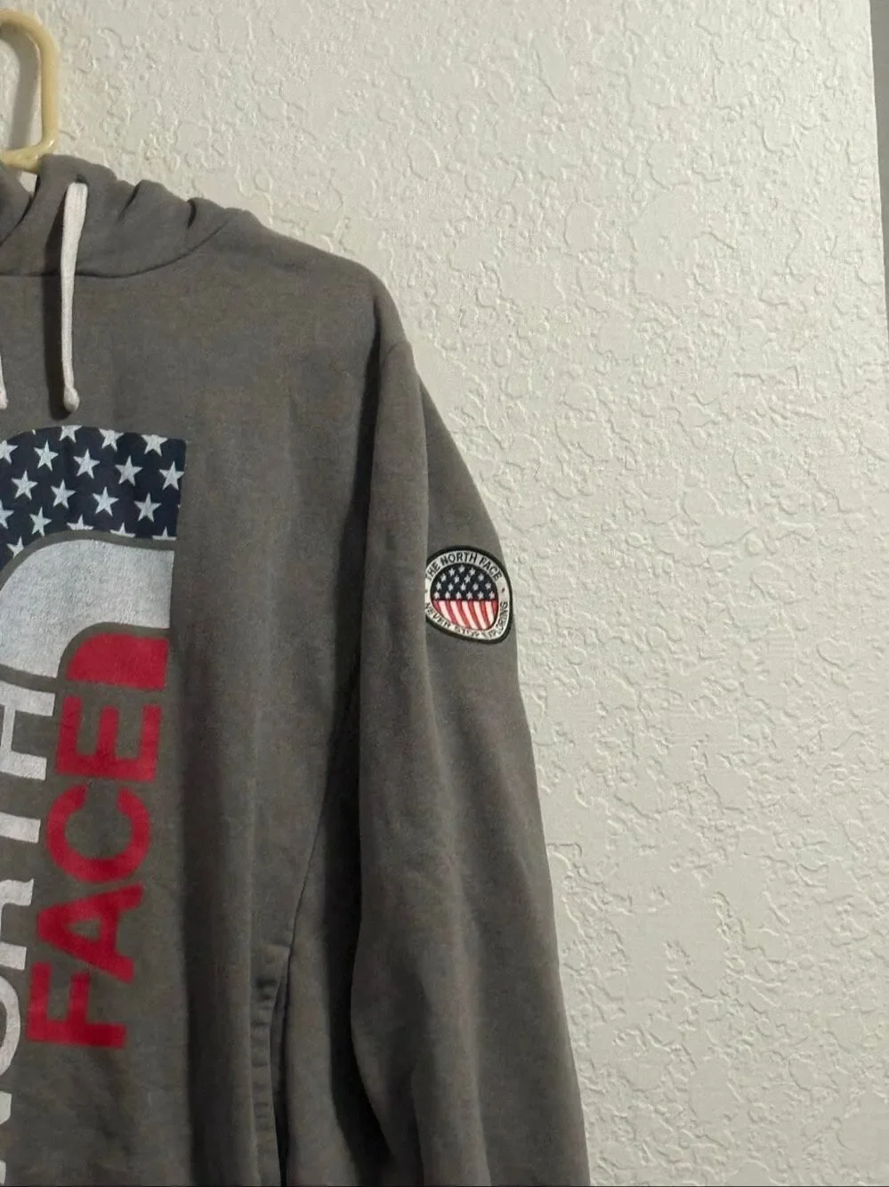 The North Face American Flag USA Hoodie Men's Sz S Gray W Embroidered Logo